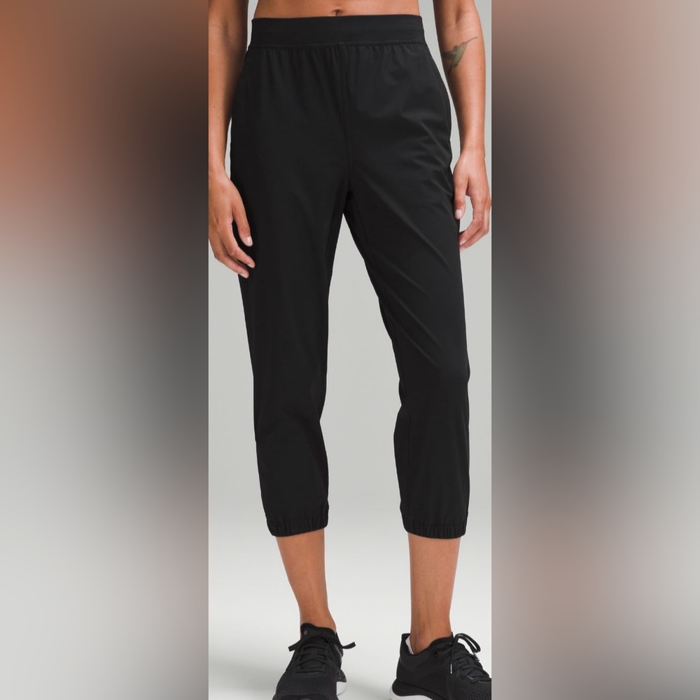 LULULEMON Adapted State High Rise Cropped Black Jogger, Size 12